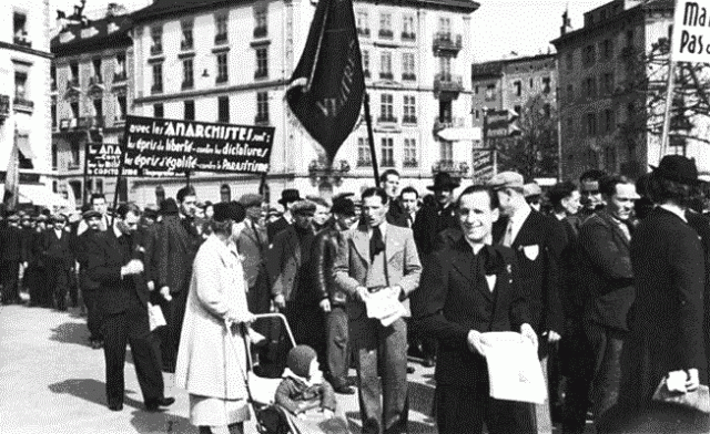 Historische Anarchodemo Frankreich