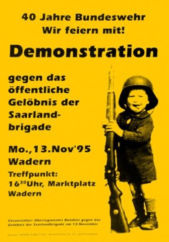 Plakate Sozialer Bewegungen - Demonstration gegen Bundeswehrgelöbnis